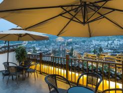 Phoenix Yuanshe Riverview Homestay (Phoenix Scenic Area Nanhua Branch)