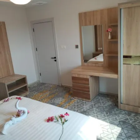 Golden New Umu Alquraa Hotel