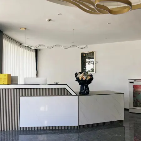 M2 Yazhi Hotel