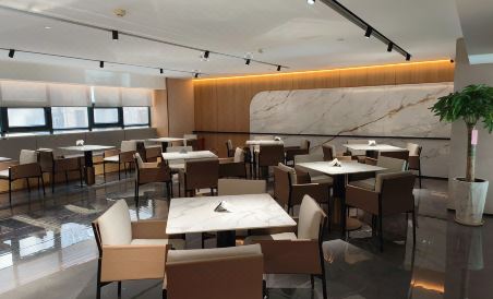 Suitetrails - 乌鲁木齐莫尔·名人酒店(大西门店)