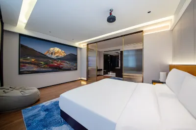 Lhasa Jinxi Ruihao Hotel (Municipal Government Wanda Square) Hotels in Wanda Square and Surroundings