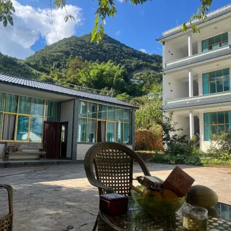 Lüli Homestay (Baoshan Baihualing)