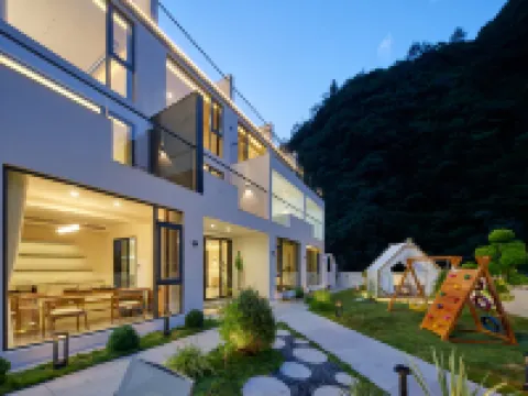 Jinxi Anji Canyon Creek Private Hot Spring Resort Stay Hotels near Zhebei Grand Canyon