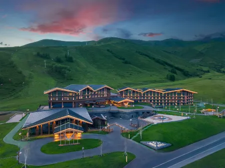 Holiday Inn Resort Kanas Hemu Отели рядом с достопримечательностью «Hemu Scenic Area»