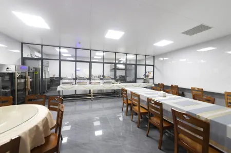 Boyue Smart River View Hotel Отели рядом с достопримечательностью «Nujiang Bridge»