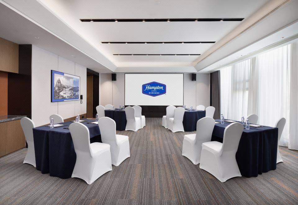 햄튼 바이 힐튼 조식 메뉴