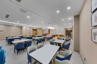 Korla Xinhuijia Peacock River LANO International Hotel - พร้อมอาหารเช้า