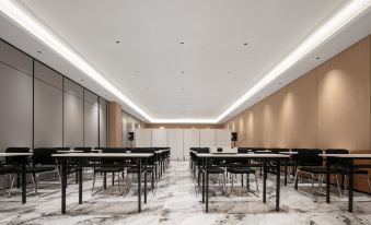 Harbin Xiyue Hotel (Central Street Flood Control Memorial Tower)