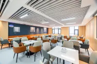 Jinshun Tianhua Hotel (Qiubei Jiaolian Square Branch) - parcheggio