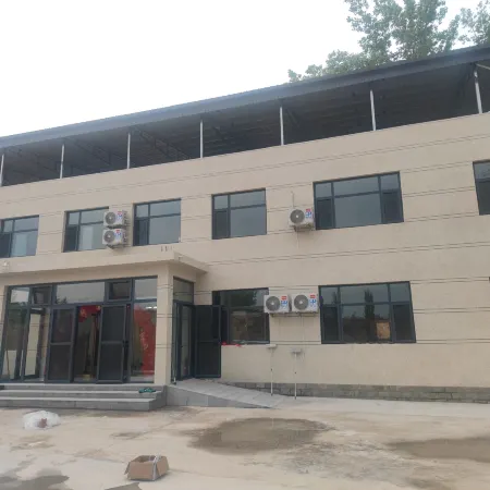 Yanbai Hotel