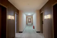 Ningcheng Boya Light Luxury Hotel