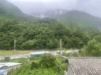 Baoxing Shaojun Homestay - เปิดใหม่