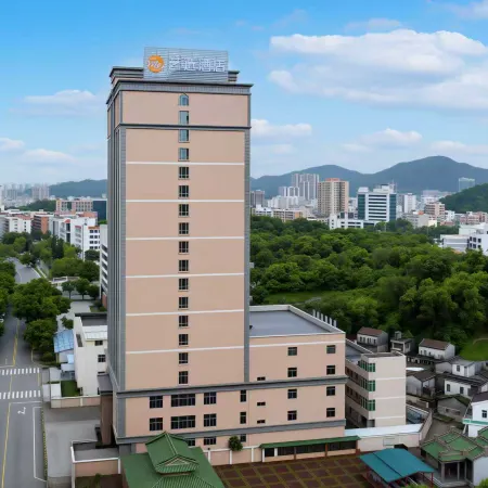 Yixuan Hotel(Shanwei Erma Road Food Street Branch)