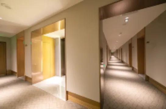 โรงแรม JI (สถานีรถไฟฟ้าใต้ดินสนามกีฬากรรมาชนซานหลี่ถุน ไท่กู่หลี่ ปักกิ่ง)