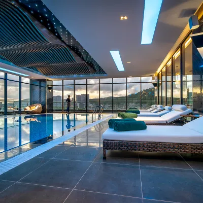 下龍灣德拉西酒店 - 現代灣景度假勝地 鄰近NỘi Thất Ô Tô Sài Gòn Kiên Định的酒店