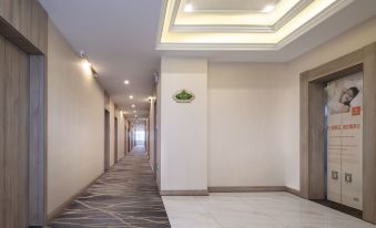 Vienna Classic Hotel(Hangzhou Xiaoshan Airport Yongsheng Road Metro Station Store)