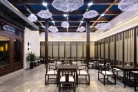 โรงแรมไลท์โมะซาง สาขา เฟิ่งหวงเทียนเจีย หลวนฉวน ลาวจุนซาน - พร้อมอาหารเช้า