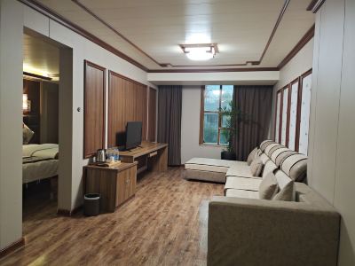 Jingbian Longyan Hotel