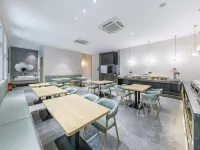 福州頤尚飯店（海峽水產品交易中心店） 首占附近的飯店