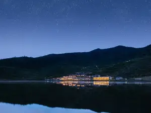 Popular Hotels with Villas in Diqing