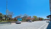 Guannan Guocheng Holiday Hotel