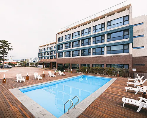 Hotel Sweet Castle Jeju Hamdeok Hotels near Gogwansa