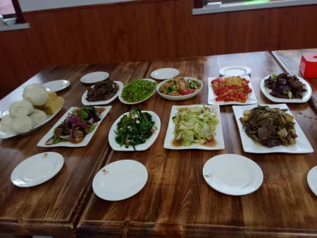 Ganquan Xintianyou Hotel Отели рядом с достопримечательностью «Народное правительство Ганкуй»