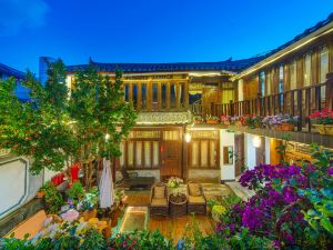 Just Waiting For You Inn (Lijiang Sifang Street Wuyi Street)