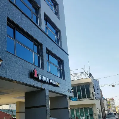 束草Deungdae Beach Residence飯店 束草燈塔觀景台附近的飯店