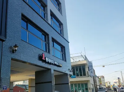 束草Deungdae Beach Residence飯店 束草燈塔觀景台附近的飯店
