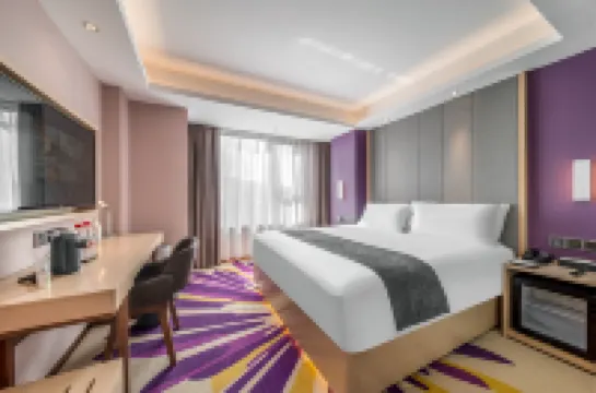 Lavande Hotel (Xingyi Jushan Avenue Malinghe Canyon Shop)