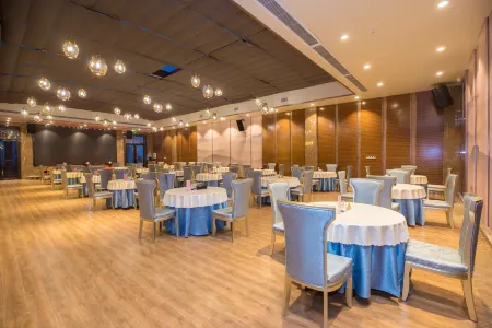 Xianyou Wanjia International Hot Spring Resort Отели рядом с достопримечательностью «Tianzhong Wanshou Tower»