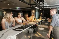 Burnett Riverside Hotel - Quầy bar