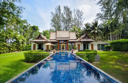 Banyan Tree Phuket Отели рядом с достопримечательностью «Tha Rua Shrine»
