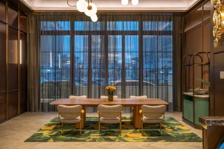 Orange Hotel (Tiaoshan Street Store) Отели рядом со станцией Yuncheng North Railway Station