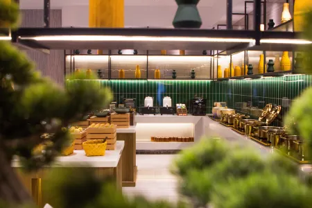 Orange hotels in Yingtan City Jiangnan Avenue store the letter Отели рядом с достопримечательностью «Maple Mountain Botanical Garden»