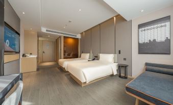 Shanghai Lingang New Town Atour Hotel