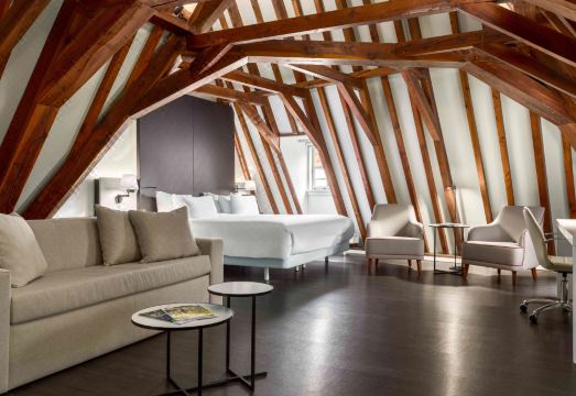 NH 컬렉션 암스테르담 바르비종 팰리스