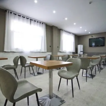 Ease Hotel (Linxia Central Square)