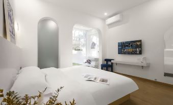 Lecco Guesthouse (Yalong Bay Forest Park)