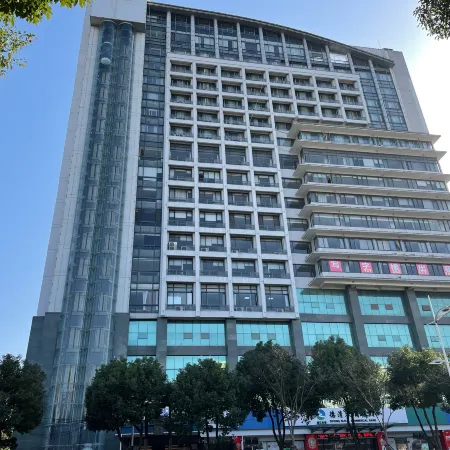 Starway Hotel (Deqing Zhengxiang Commercial Plaza, Yongan Street)