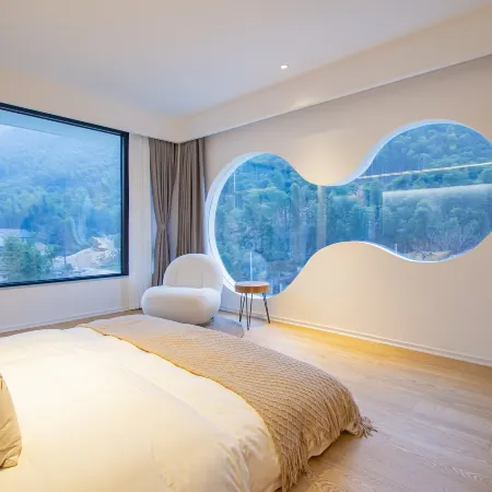 Yaojia｜Township see cloud bamboo Valley river hot spring guest house