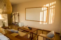 Dajiang Yingxue Hotel - Airport Shuttle