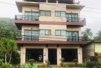 Khao Sok Nature Place Hotels in Phanom