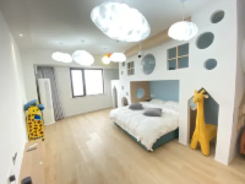 銘宿全海景民宿（青島火車站棧橋店）