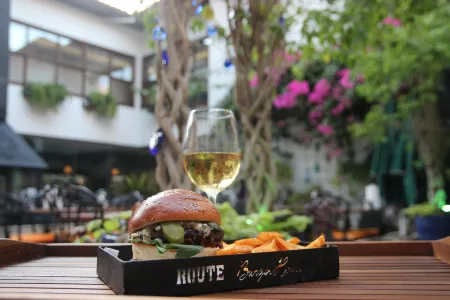 Route Hotel Kaleici - Adult Only (12+) Отели рядом с достопримечательностью «Музей игрушек Анталии»