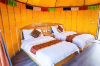 Ruoergai Junlin Holy Land Self-Driving Camp B&B