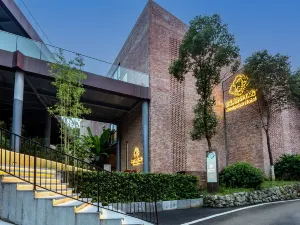 Yinju Jingde Art Hotel