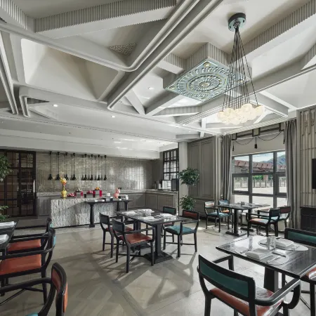 Hilton Shigatse