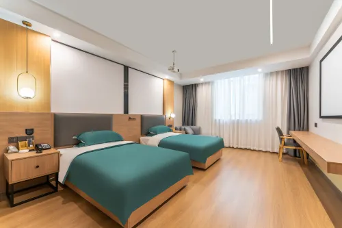 Seman Hotel (Qingdao Jinggangshan Road Subway Station)